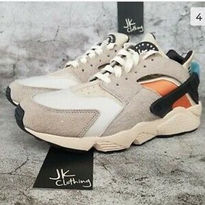 Nike Huarache 2021 Moon Fossil Beige White Black DO7261-087 Women's size 10